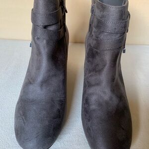 Elegant Gray Women's Microsuede Ankle Boots